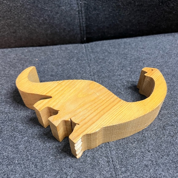 Wooden Brachiosaurus - Picture 4 of 7